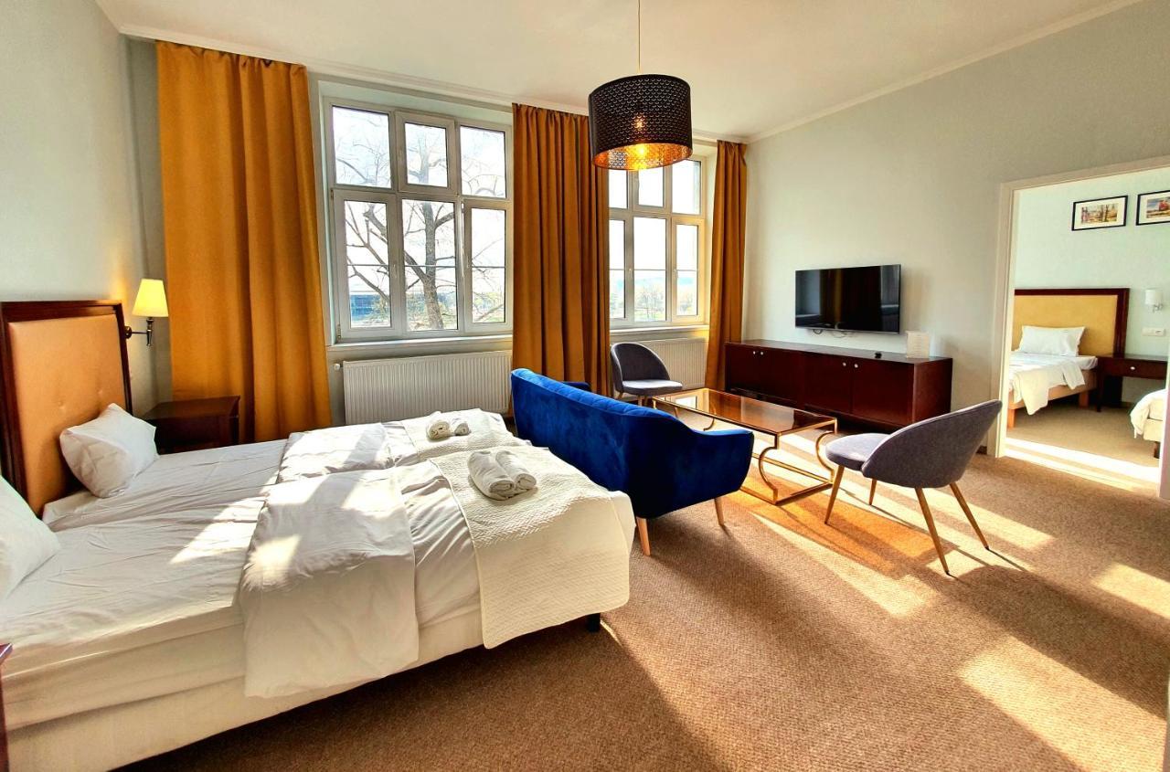 Holiday Suites Cracow クラクフ エクステリア 写真
