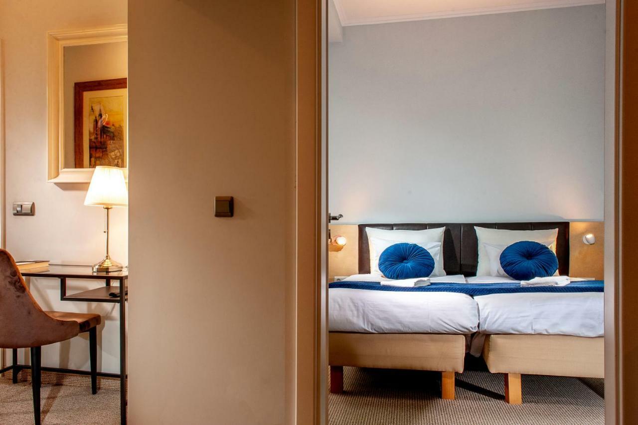 Holiday Suites Cracow クラクフ エクステリア 写真